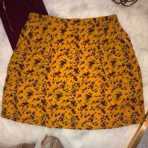 Anthropologie Skirts - floral mini skirt 🌻 Anthropologie Skirts - floral mini skirt 🌻